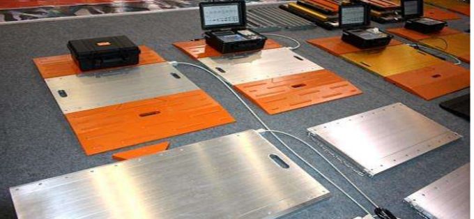 Wheel Electronic Mobile Portable Axle Scales For Trucks 30 Ton Black / Orange Rubber